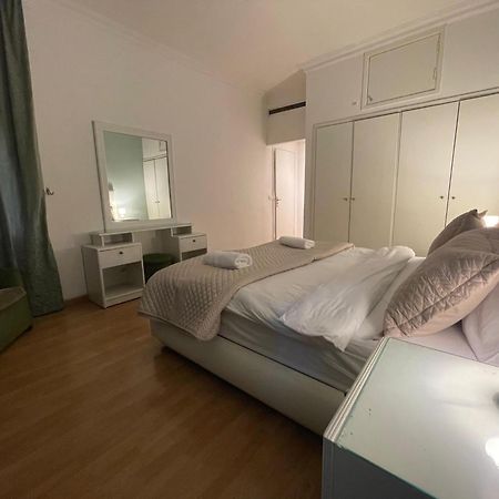 Elegant Suites Beiroet Buitenkant foto