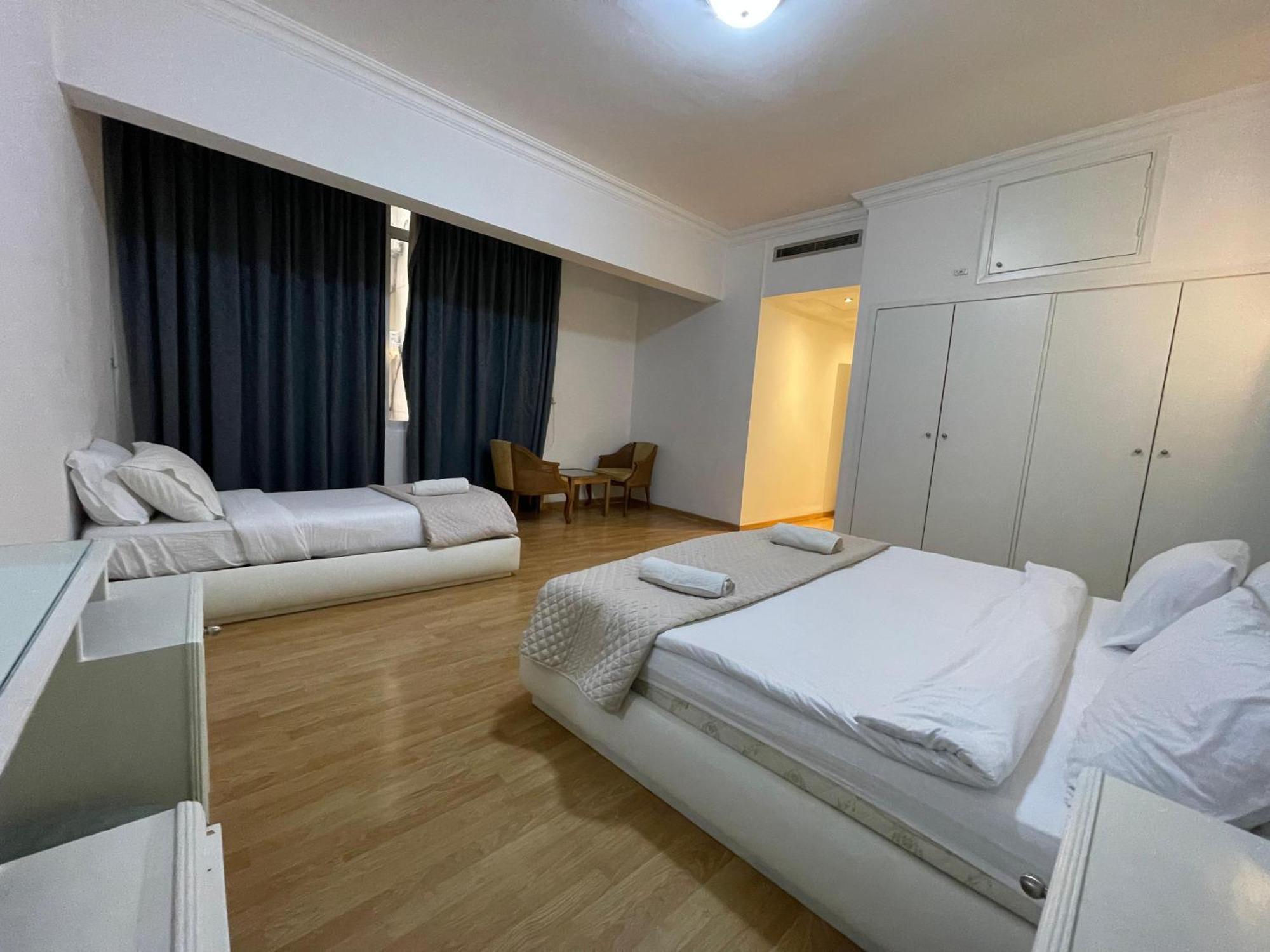Elegant Suites Beiroet Kamer foto