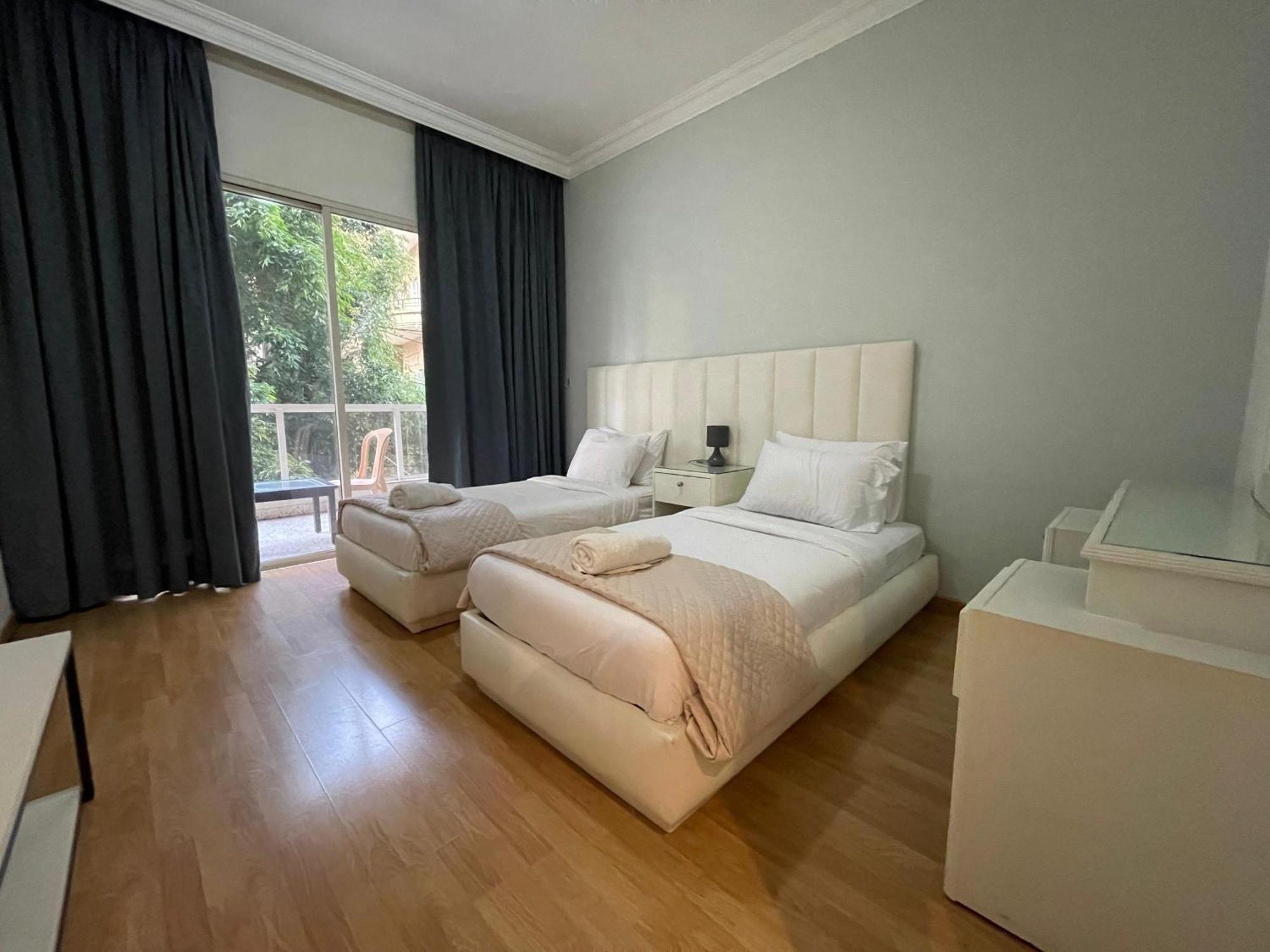 Elegant Suites Beiroet Kamer foto